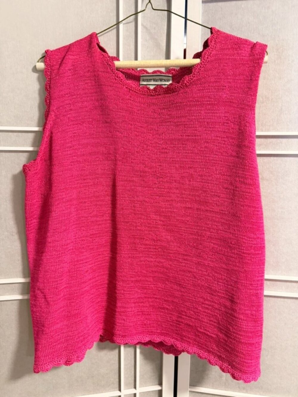 August max sleeveless shirt Size XS